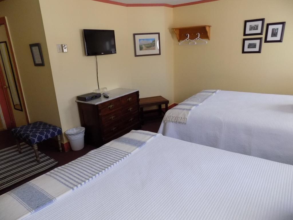 Wilderness Inn Bed And Breakfast Северен Уудсток Екстериор снимка